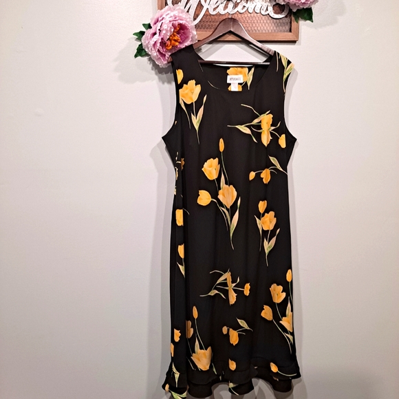 Studio I Dresses & Skirts - STUDIO I LOVELY DRESS